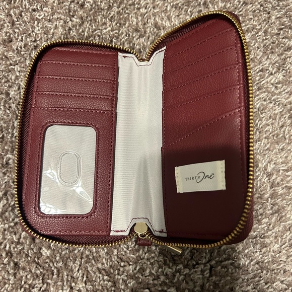 thirty-one Handbags - ThirtyOne Slim Wallet in Mulberry.